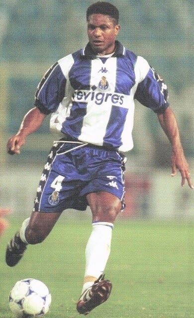 Nos anos 90 havia um sentimento de ódio e raiva complicado em relação ao FC  Porto. Quiseram tirar o mérito do nosso trabalho e conquistas”