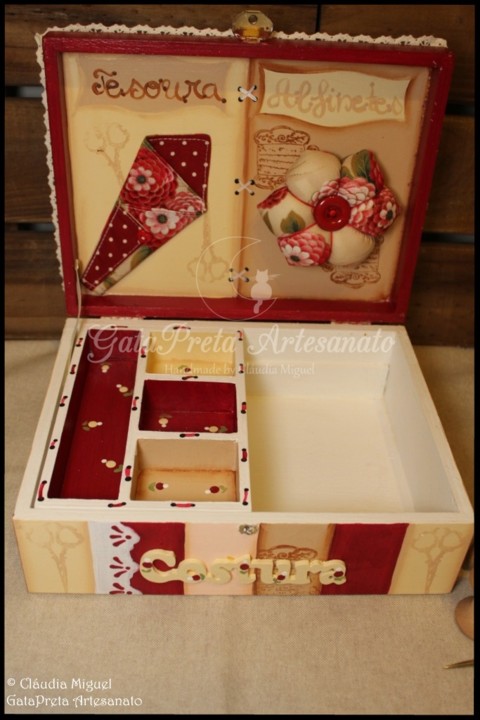 Caixa de costura Crisântemos Vermelhos4.JPG