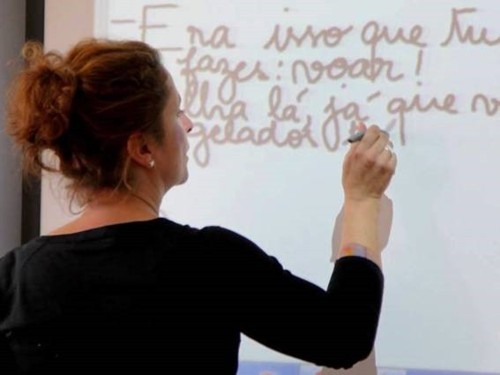 Escrever a duas mãos.png.jpg