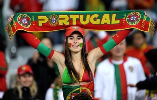 pa-photos_t_world-cup-2010-female-fans-gallery-pho