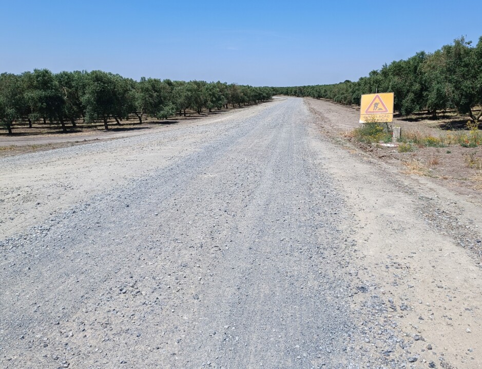 3 Estrada praia fluvial dos Cinco Reis.jpg