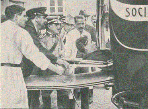 transporte de um dos feridos.GIF