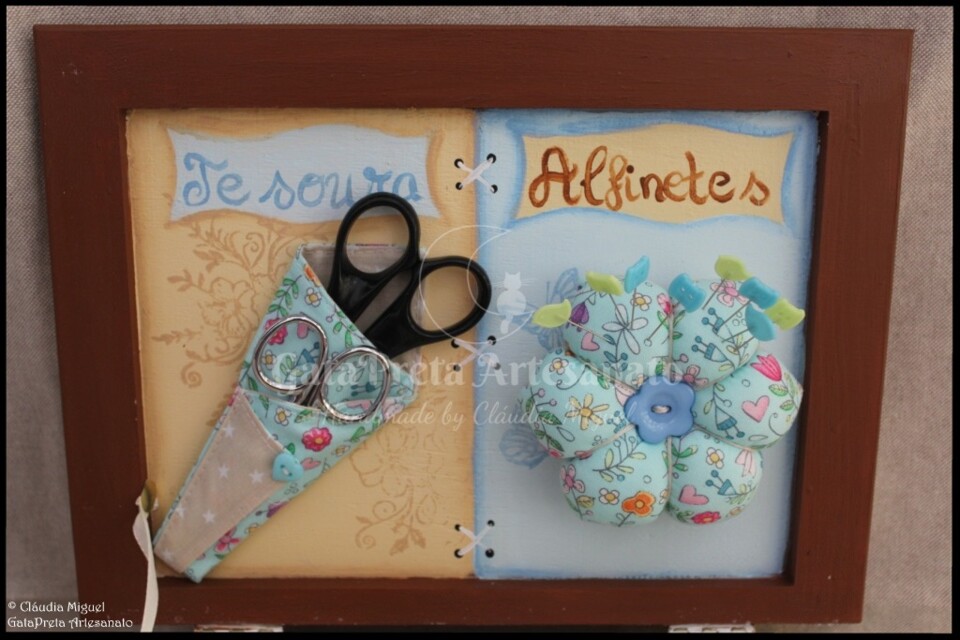 Caixa de costura Eu amo Costurar4.JPG