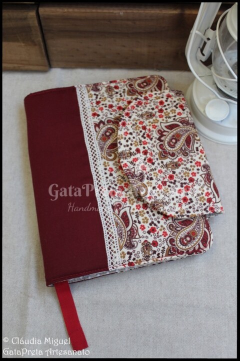 Capa de caderno A5 Cornucópias Vermelhas1.JPG