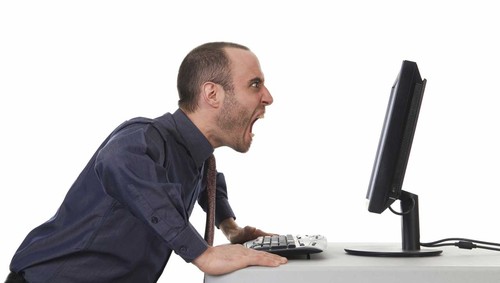 Man-shouting-at-computer.jpg