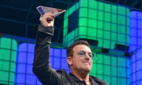 Bono-with-a-plane---NB-no-011.jpg