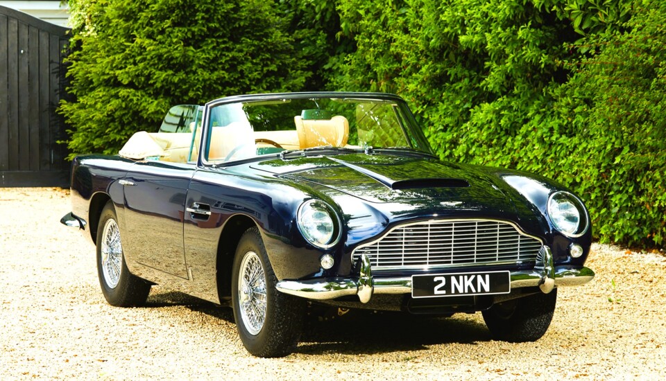 1965_Aston_Martin_DB5_Vantage_Convertible_8_xxxf29