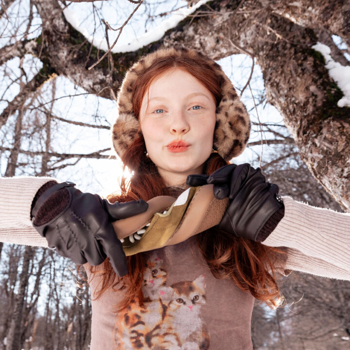 Victoria Shoes Barefoot.webp