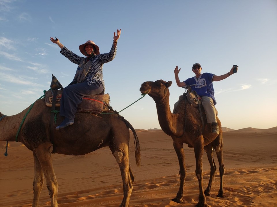 Au désert des chameaux.jpg Au désert des chameaux.jpg