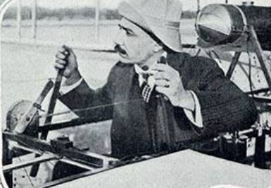 abeillard gomes da silva aos comandos do aparelho.