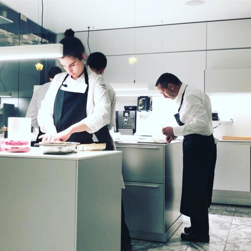 31880518_2099456260069073_8935192311252385792_n.jp