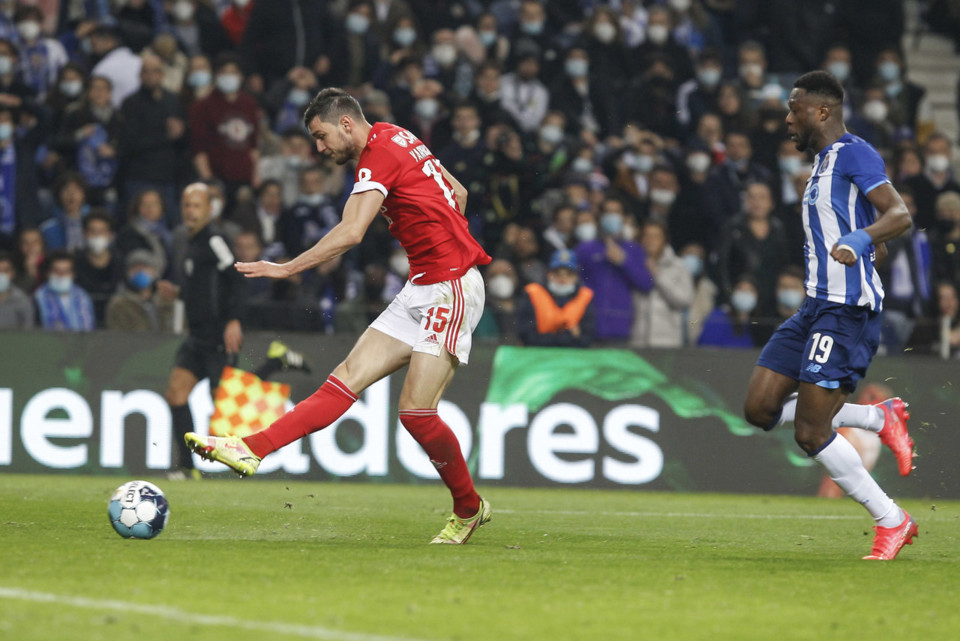 Todos gostariam que Rafa ficasse no Benfica, mas temos de respeitar