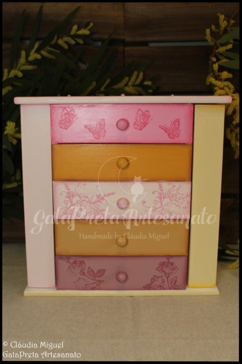 Caixa guarda-jóias com gavetas Spring1.JPG