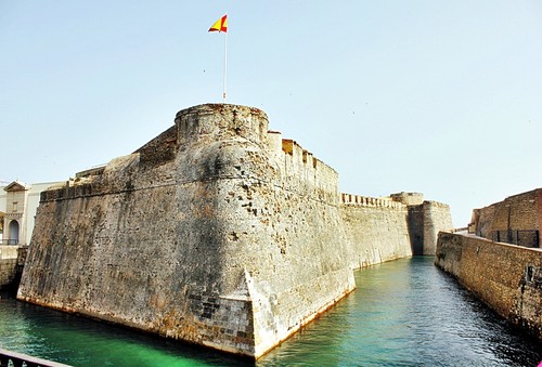 FORTALEZA E FOSSO.JPG
