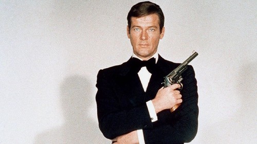 sir-roger-moore[1].jpg