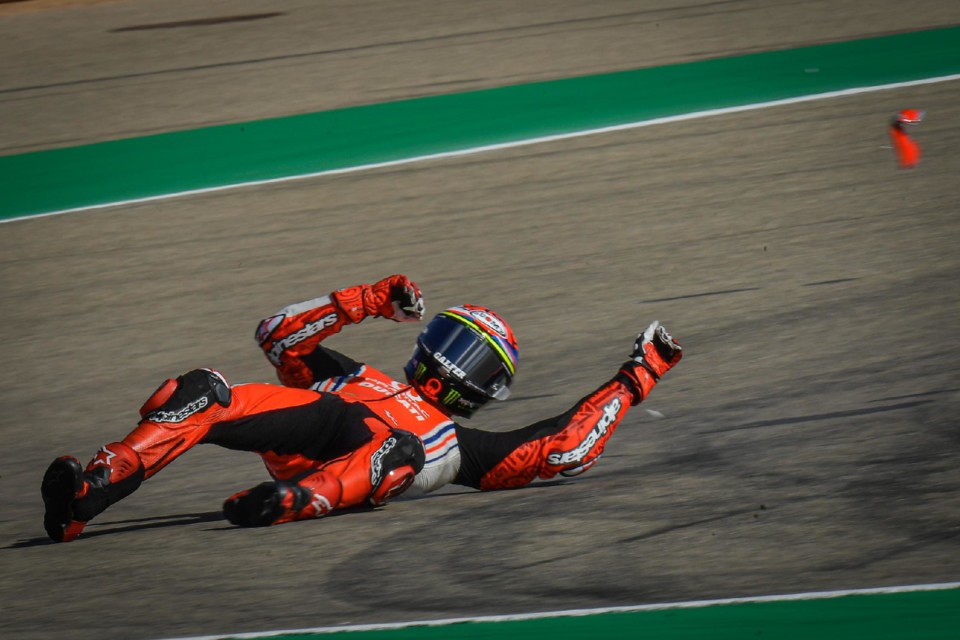 Moto GP: Miguel Oliveira abandona corrida depois de ser abalroado por  Quartararo - SIC Notícias