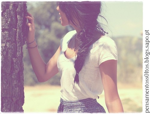 a felicidade começa com um sorriso.jpg