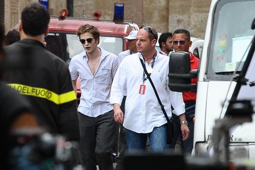 Robert-Pattinson-7-c5cff6a4dbfaa59e7f328d31f271de2