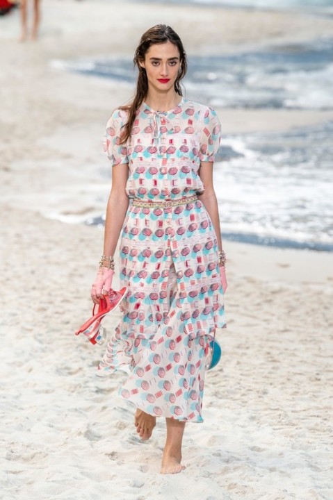 37-chanel-srping-summer-2019-beach-set.jpg