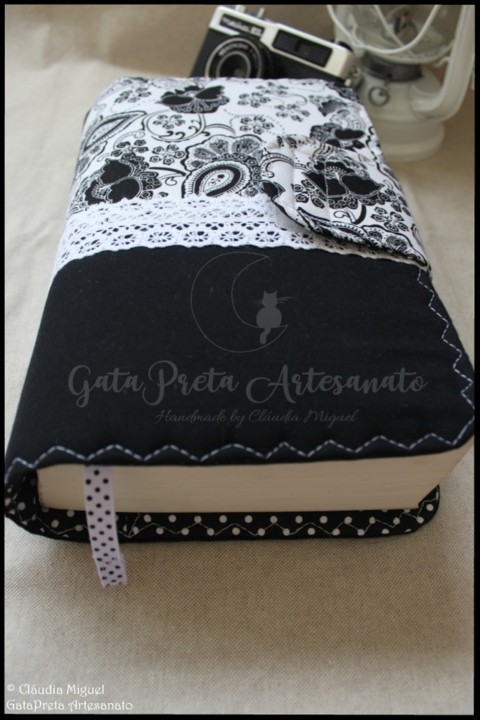 Capa de livros Wild Black Flowers4.JPG