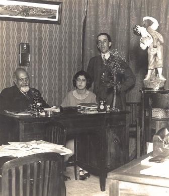 Mariano Gracias, a filha e o genro.