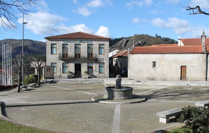 Câmara Municipal de Terras de Bouro..jpg