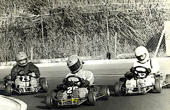 CORRIDA DE KART COM MEUS AMIGOS 😂 