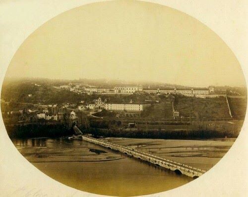 Ponte Manuelina e vista de Santa Clara. 1860.jpg