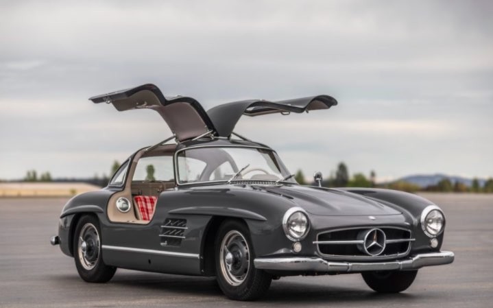 Um Mercedes-Benz 300SL Gullwing 1956 à procura d Um Mercedes-Benz 300SL Gullwing 1956 à procura d