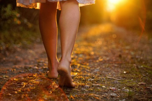 barefoot-walking-credit-gerneinde-celerina1.jpg
