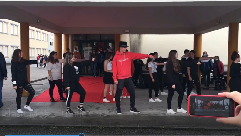 Flash Mob - Thriller..png