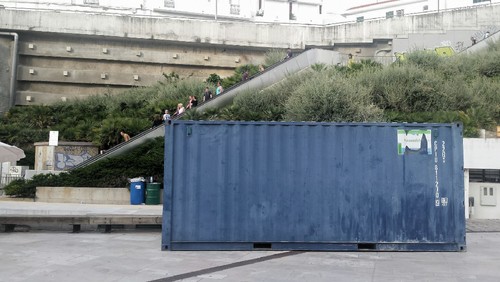 contentor escadas.jpg