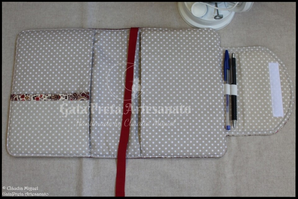 Capa de caderno A5 Cornucópias Vermelhas2.JPG