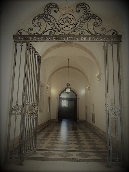 Entrada do Panteão da Dinastia de Bragança na ac Entrada do Panteão da Dinastia de Bragança na ac