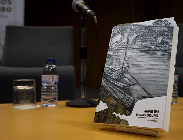 livro-romance-amar-em-bagos-douro-de-joao-pires.jp