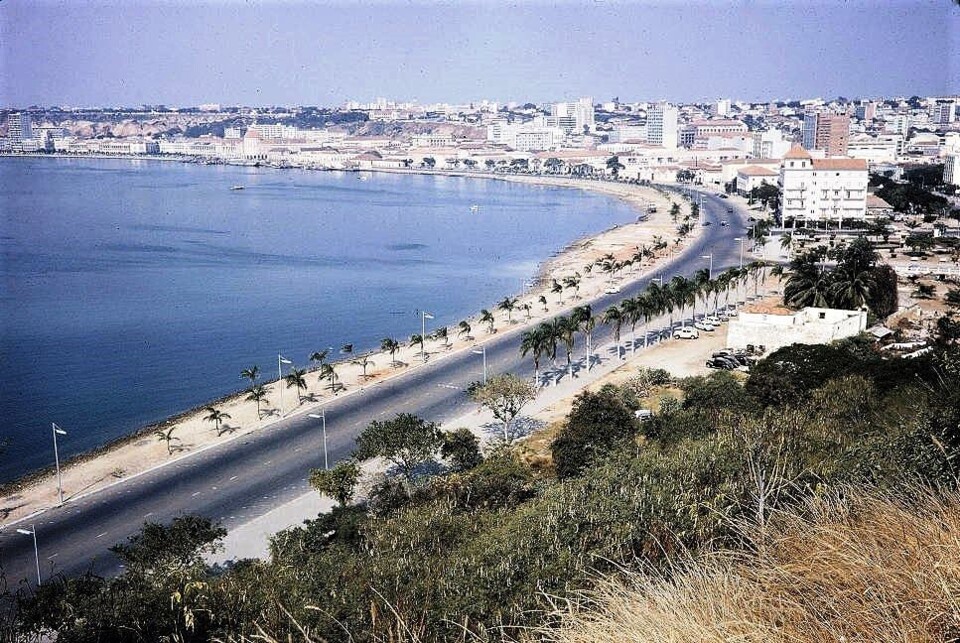 ....Luanda, Marginal+ 1961.jpg