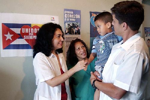 médicos cubanos no exterior.jpg