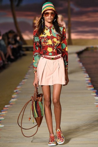 tommy-hilfiger-verao-rtw16-ny-37-654x983.jpg tommy-hilfiger-verao-rtw16-ny-37-654x983.jpg