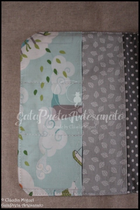 Babete, prendedor e chupeta e capa doc.  Windy Day