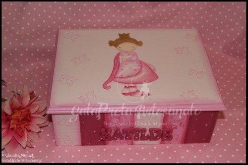 Caixa ganchinhos Princesa1.JPG