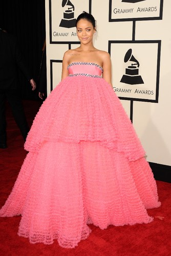 Rihanna-Vogue-9Feb15-Rex_b.jpg Rihanna-Vogue-9Feb15-Rex_b.jpg