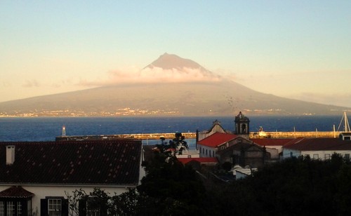O Pico...sempre ali em frente...