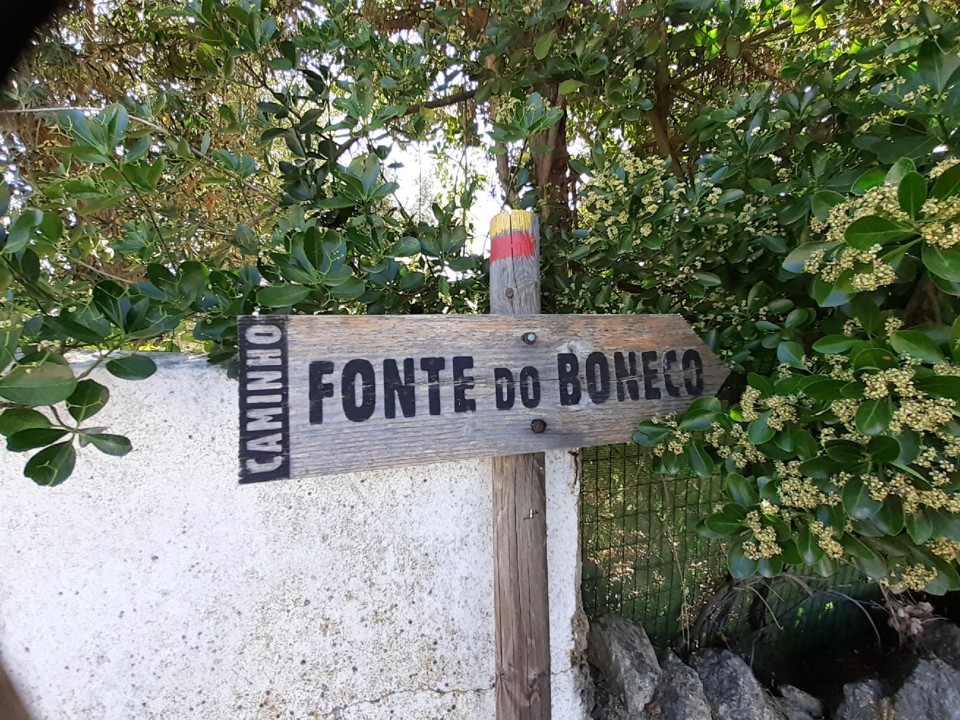 Placa de Caminho para Fonte. Foto Original. 2021.07.09.jpg