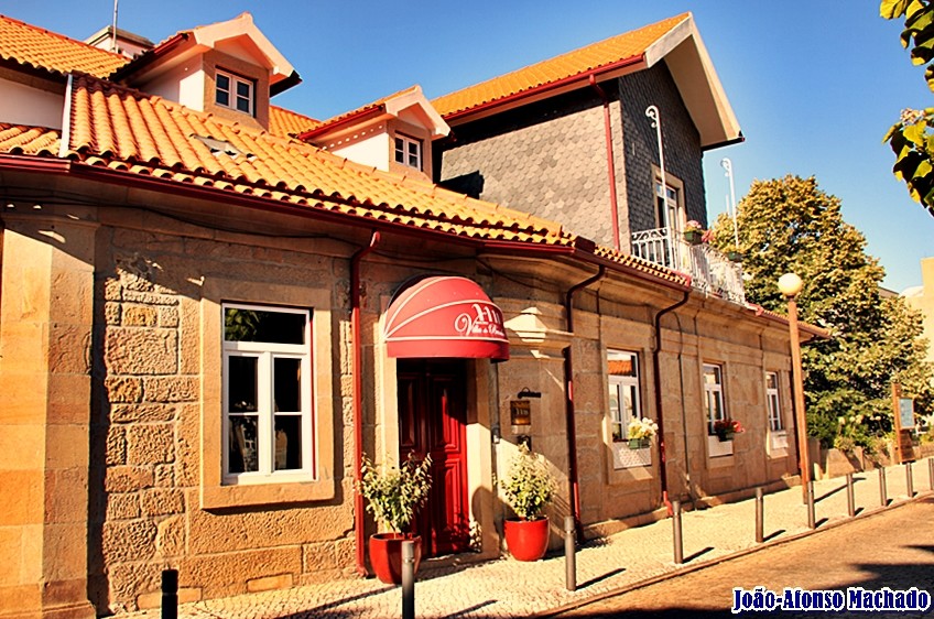 HOTEL NA PRAÇA DO BALNEÁRIO DA RAINHA.JPG