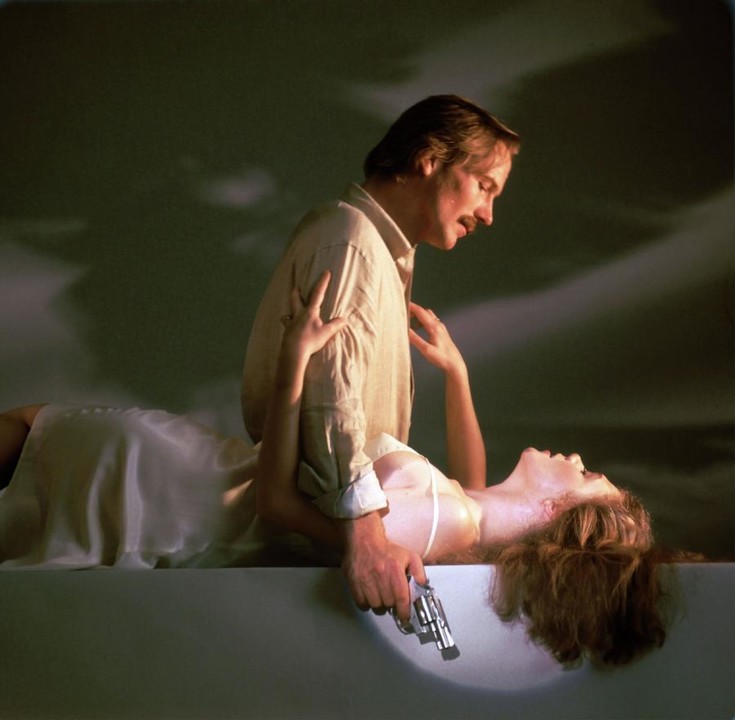1-william-hurt-and-kathleen-turner-in-body-heat-19