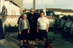 Padre Jose Paula e irmas Guilhermina e Maria dos A