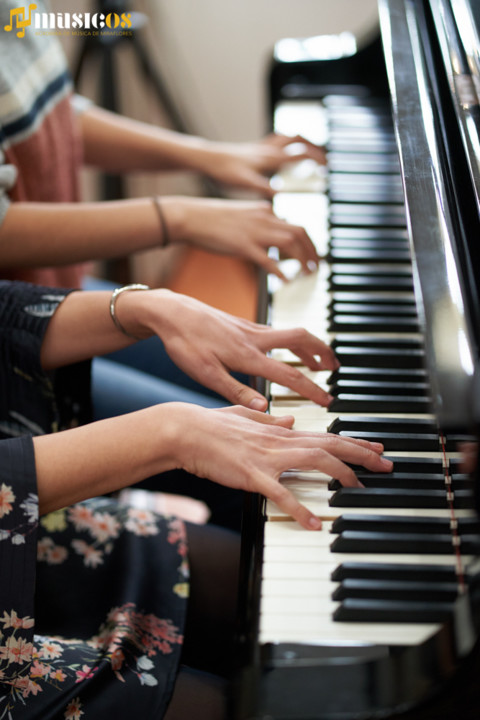 Os Músicos - Academia de Música de Miraflores 