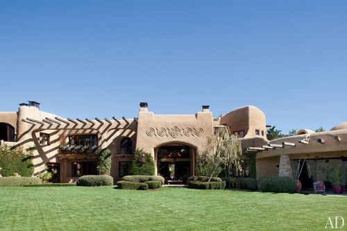 item1.rendition.slideshowHorizontal.will-jada-pink