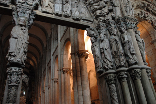 Interior_Catedral_Santiago_de_Compostela.jpg
