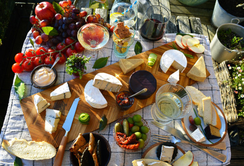 vegan-cheeseboard-table-4.jpg